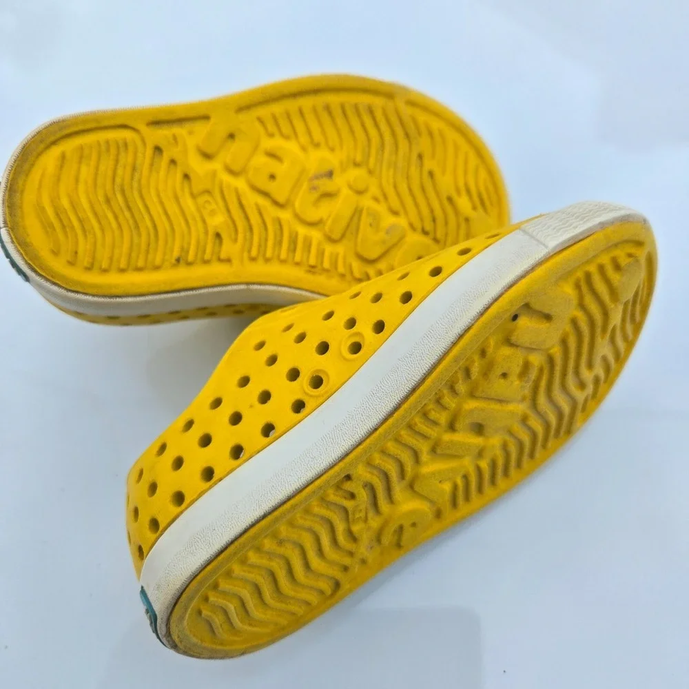 Native Shoes,‎ Jefferson Child, Kids Lightweight Sneaker, Crayon Yellow C6
